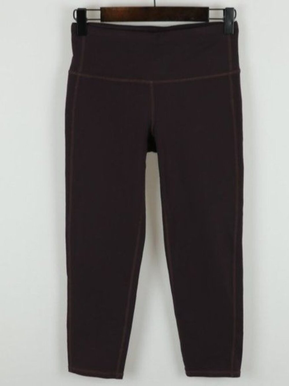 Athleta Elation Women's Extra Small Purple Mid Rise Capri Activewear Leggings